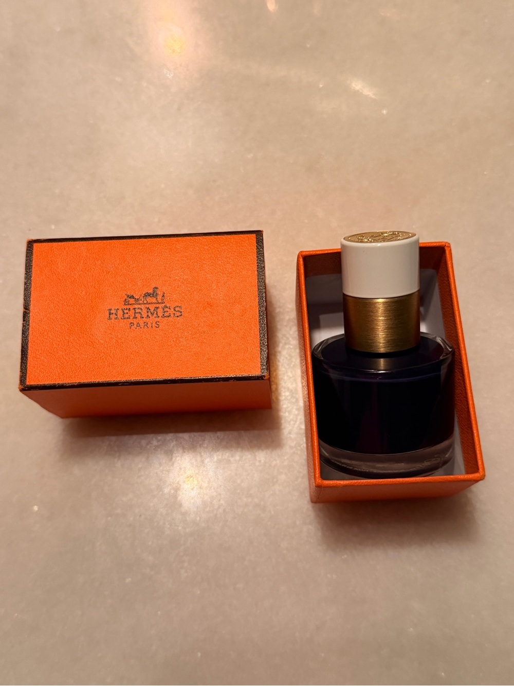 Hermès 96 Bleu Encre Les Mains Hermès Nail Polish 15ml